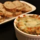 PAN TOSTADO CON DIP DE BERENJENA ASADA